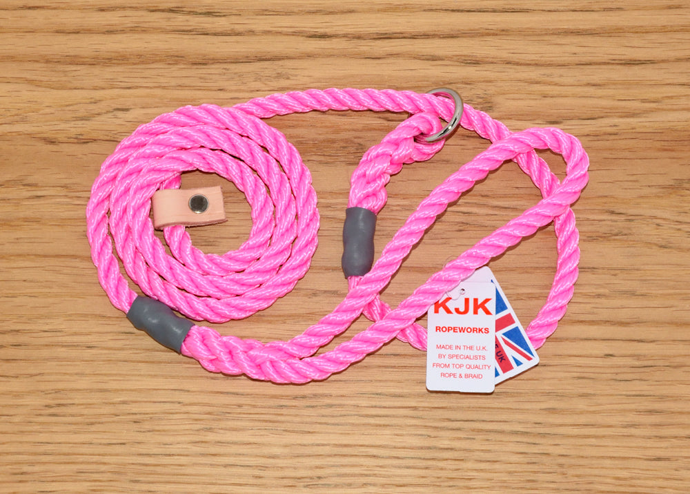8mm dia. The most popular size of KJK rope & braid lead. Strong enough for all breeds and a nice size to handle. Perfect pocket size lead, whether it's a clip or slip. These leads are used and recommended by dog trainers and behaviourist. #ropedogleads #ropeleads #dogleads #kjkropedogleads #dogtraining #gundogtraining